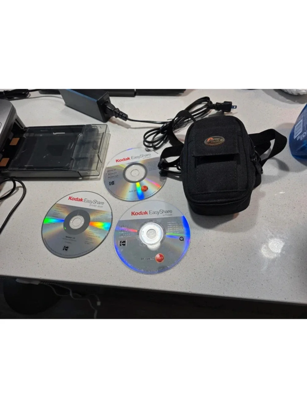 Kodak EasyShare DX4530 Digital Camera with Docking Station and Accessories